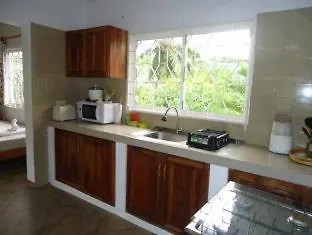 Lodge Lemongrass *