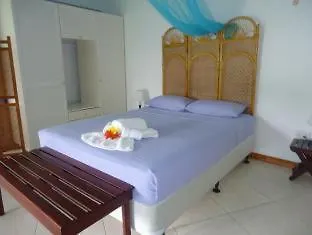 Lemongrass * Beau Vallon (Mahe)
