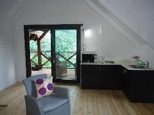 Lemongrass Lodge *