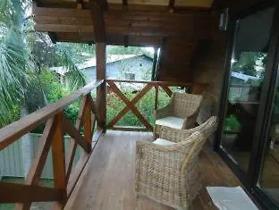 Lemongrass Lodge