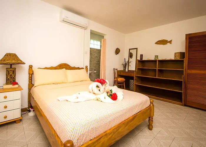 Lodge Lemongrass Beau Vallon (Mahe)