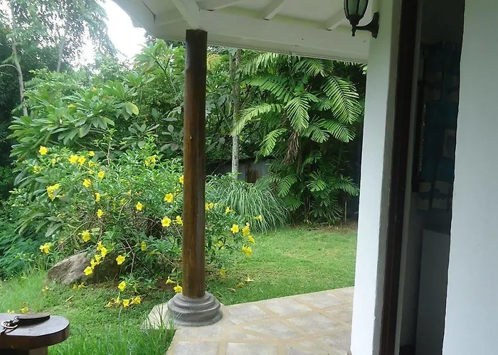 Lemongrass Lodge *