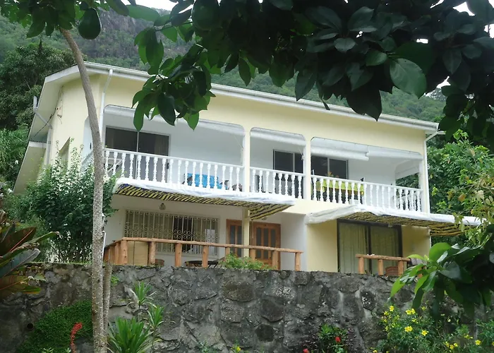 Lemongrass Lodge *